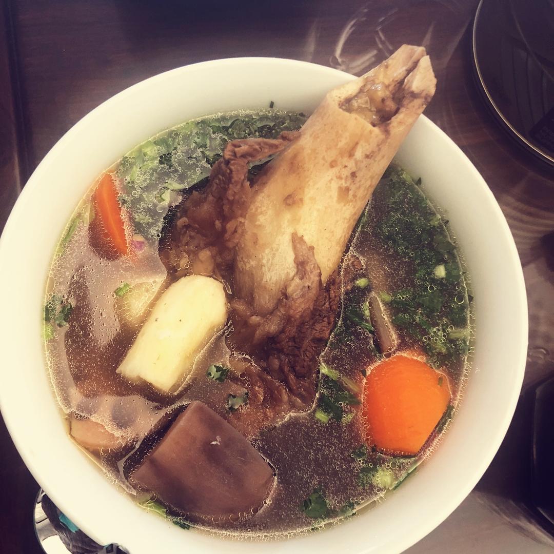 牛骨汤