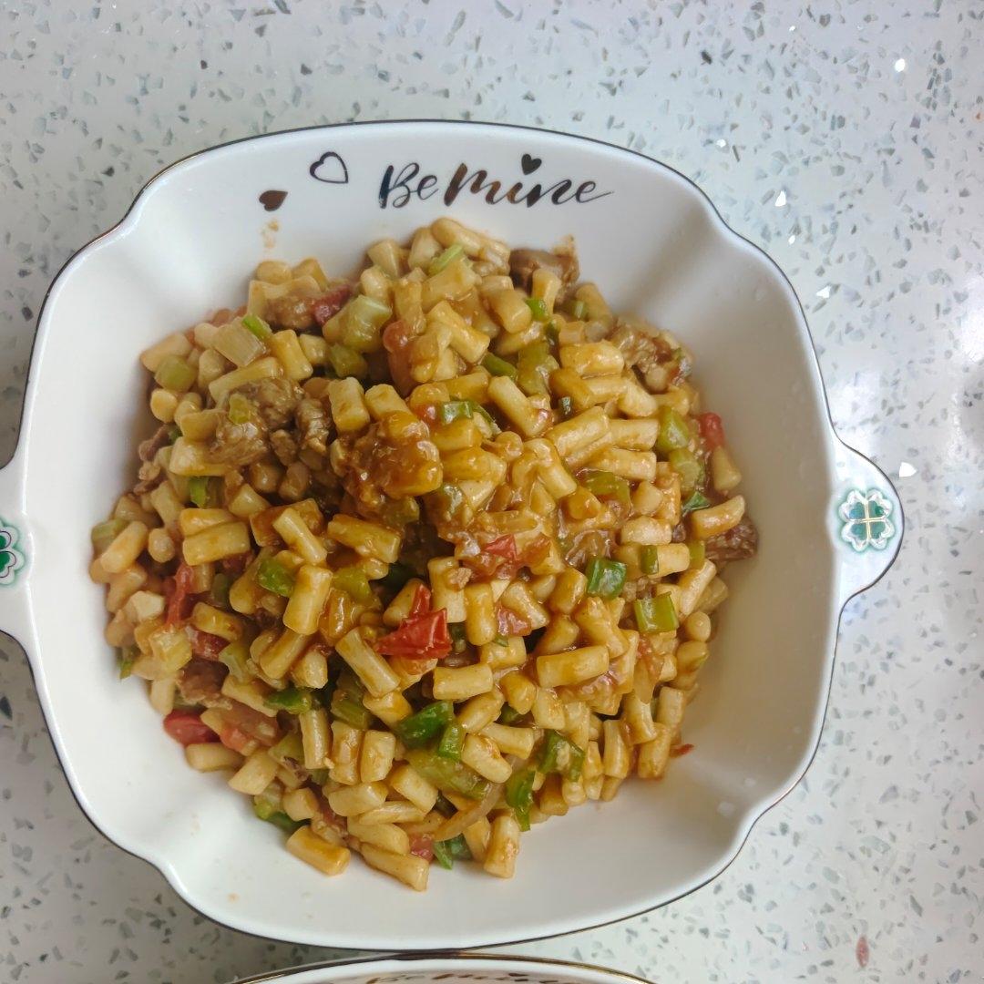 轻松和面做新疆丁丁炒面