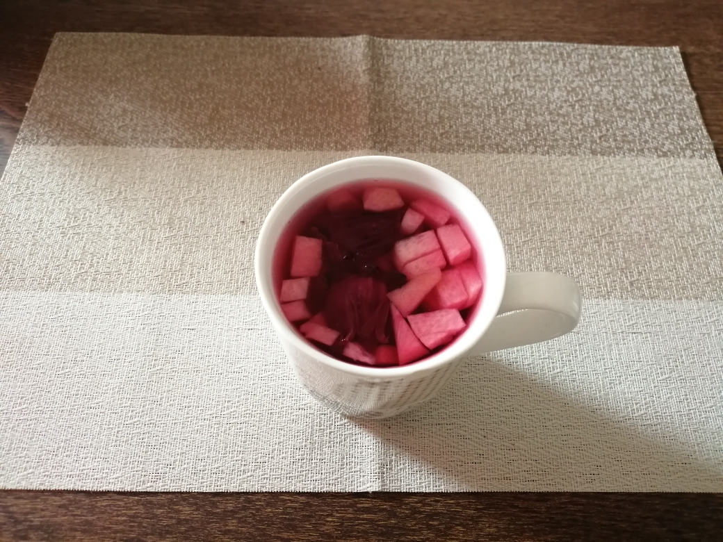 玫瑰茄蜜桃茶