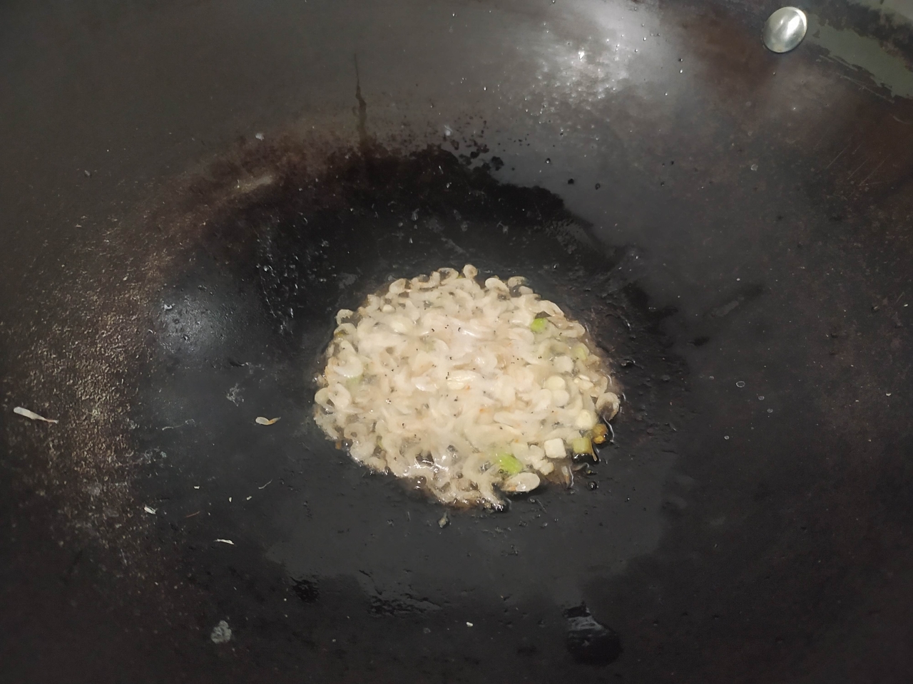 [剩饭的春天系列]海鲜味快手皮蛋瘦肉粥的做法 步骤3