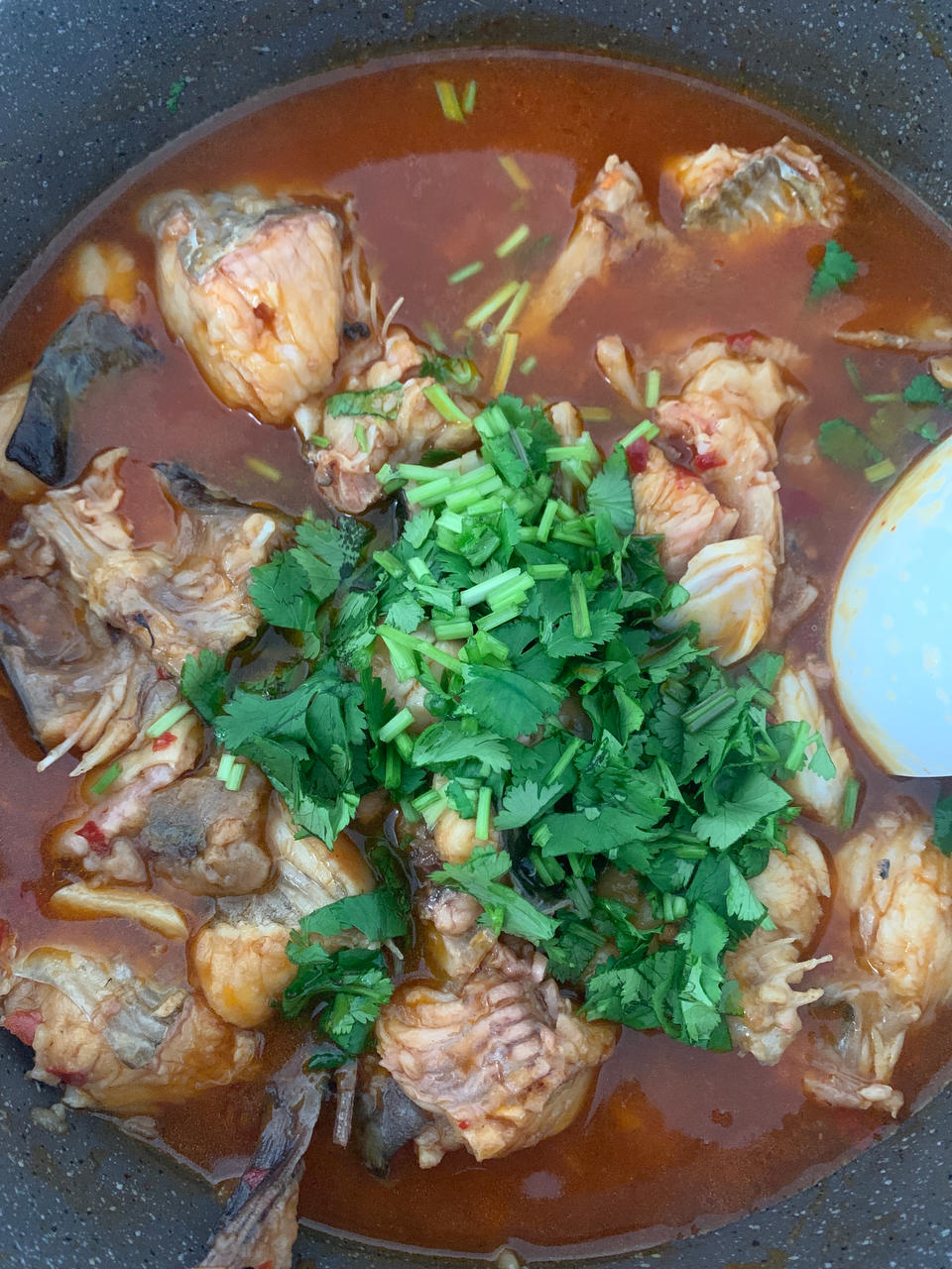 适合孩子吃的下饭菜：酱汁焖鱼