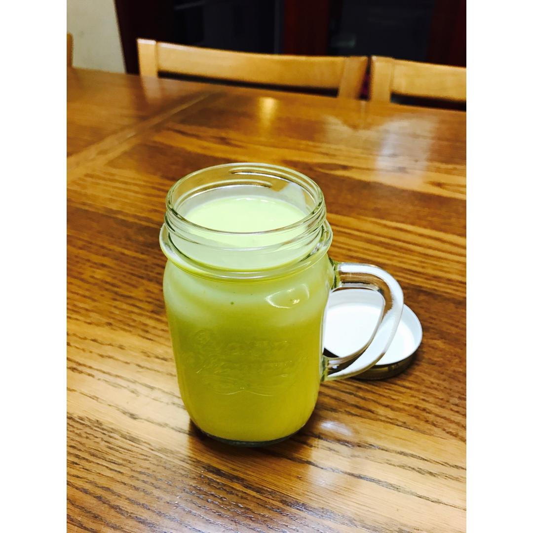 芒果牛油果奶昔