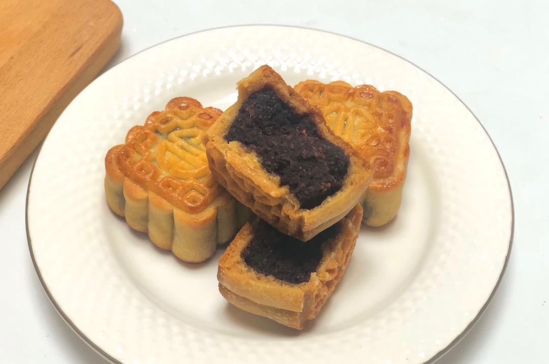 广式月饼—蛋黄莲蓉月饼