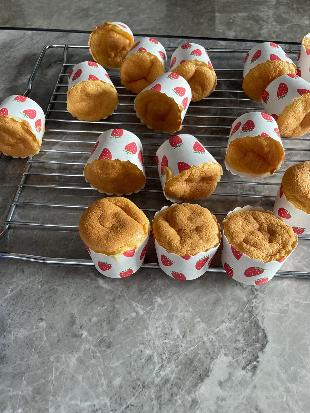 纸杯蛋糕 8寸戚风蛋糕的量