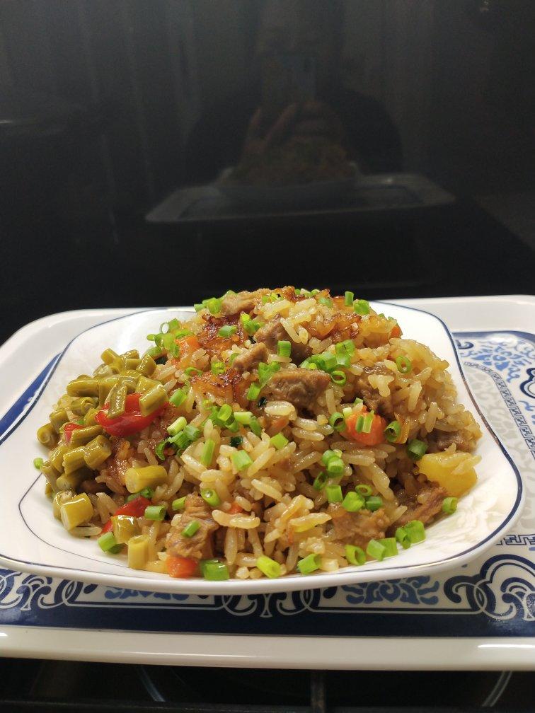 喷香羊肉焖饭