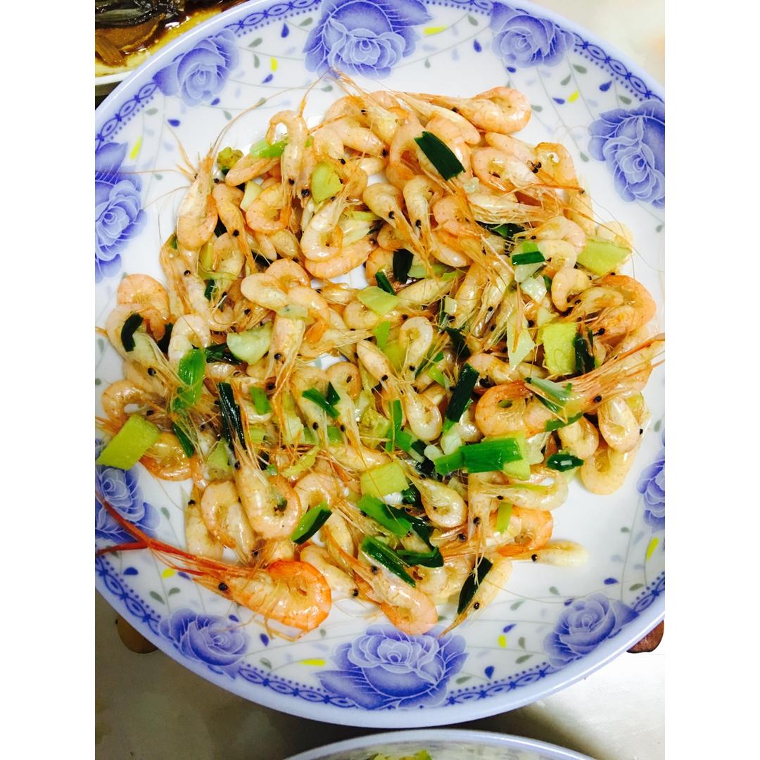 爆炒小河虾