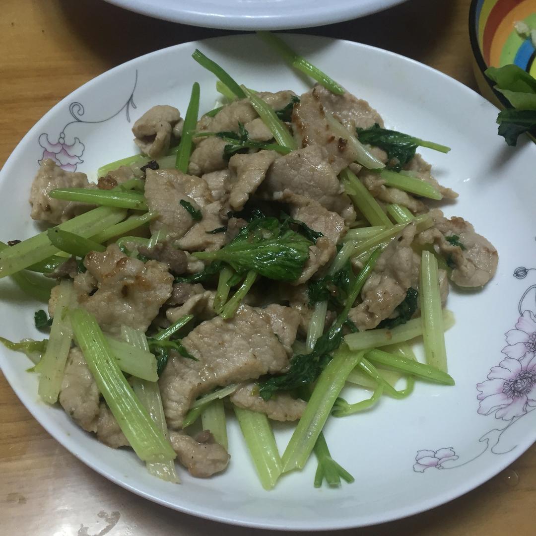 芹菜炒肉片