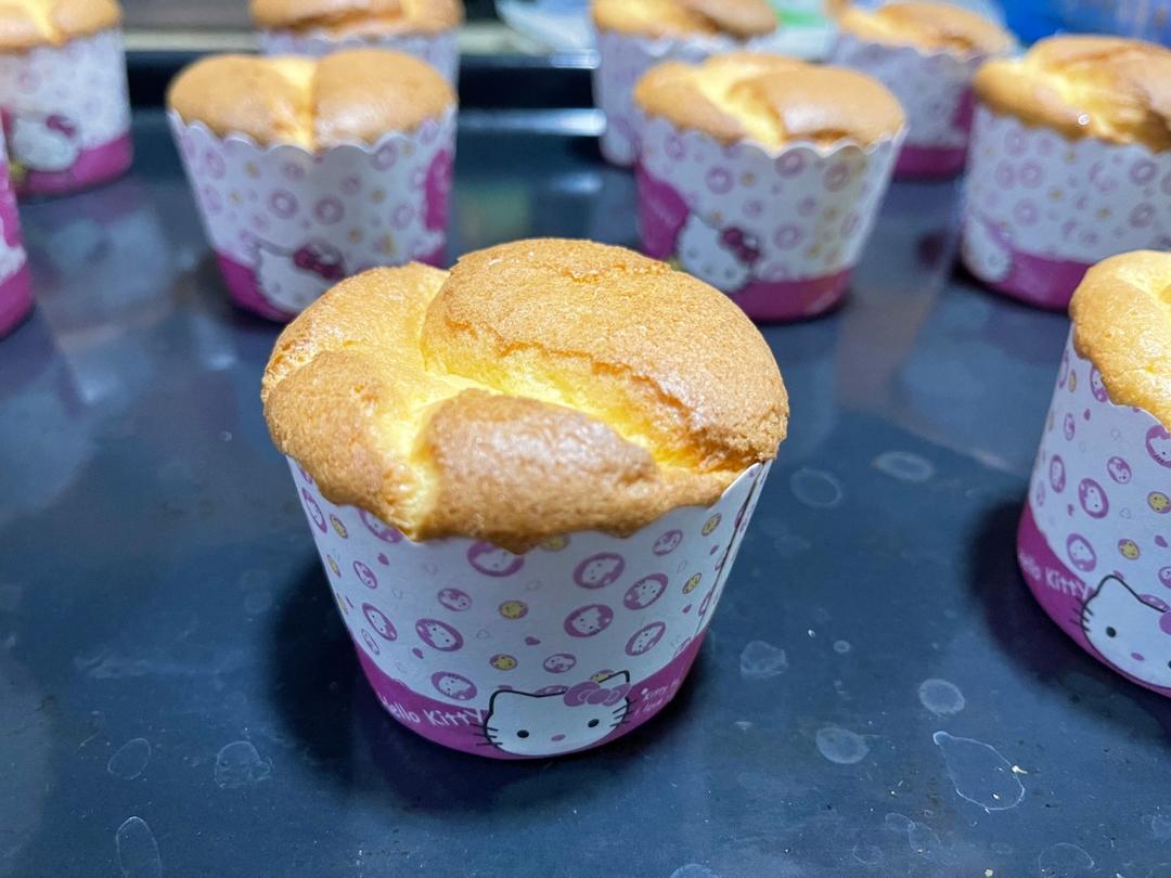 凉了也不回缩的戚风纸杯蛋糕🍰超级绵软 适合宝宝吃哦