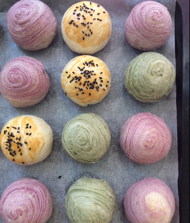 蛋黄酥~紫薯、抹茶、原味~花好月圆，中秋快乐~内附一次做六色蛋黄酥方法~