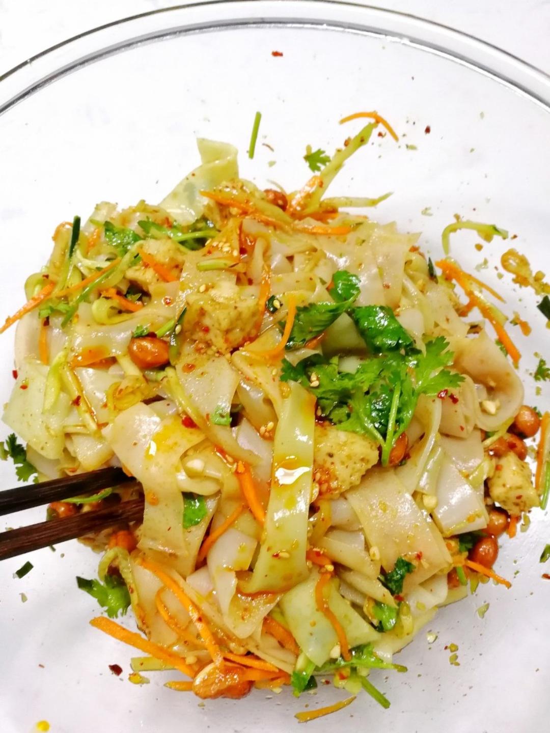 Q弹香辣开胃凉皮~