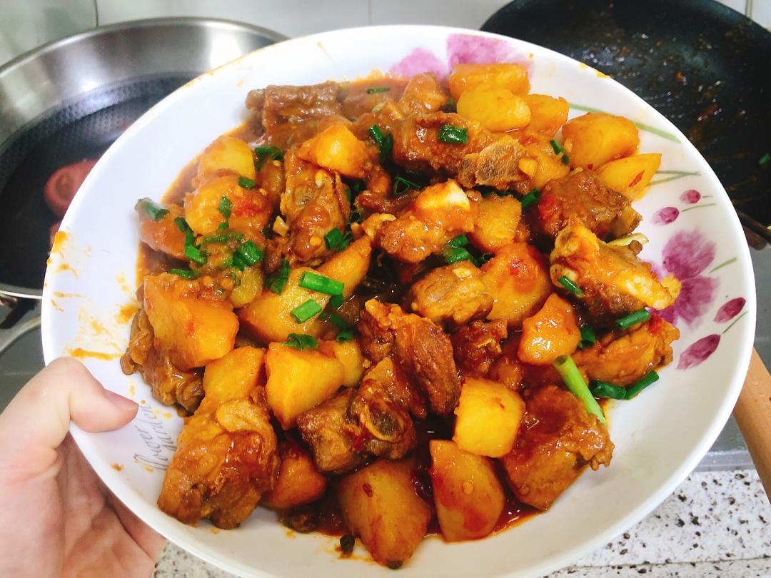 川味土豆烧排骨