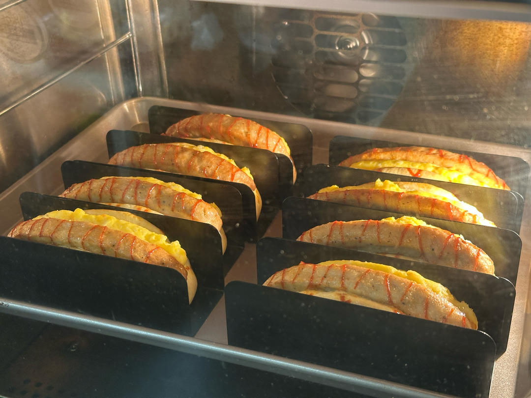 鲜嫩多汁的猪扒包一出炉就抢光好吃到舔手指