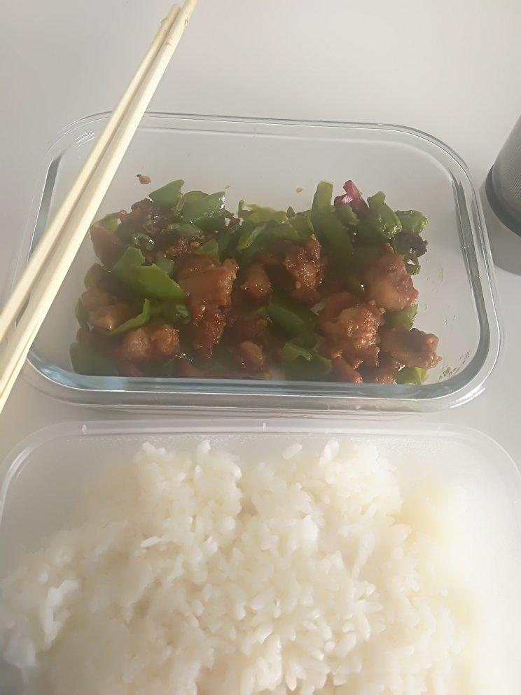 被光盘的青椒鸡丁