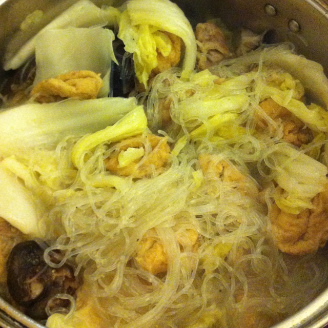 油豆腐香菇鸡腿煲