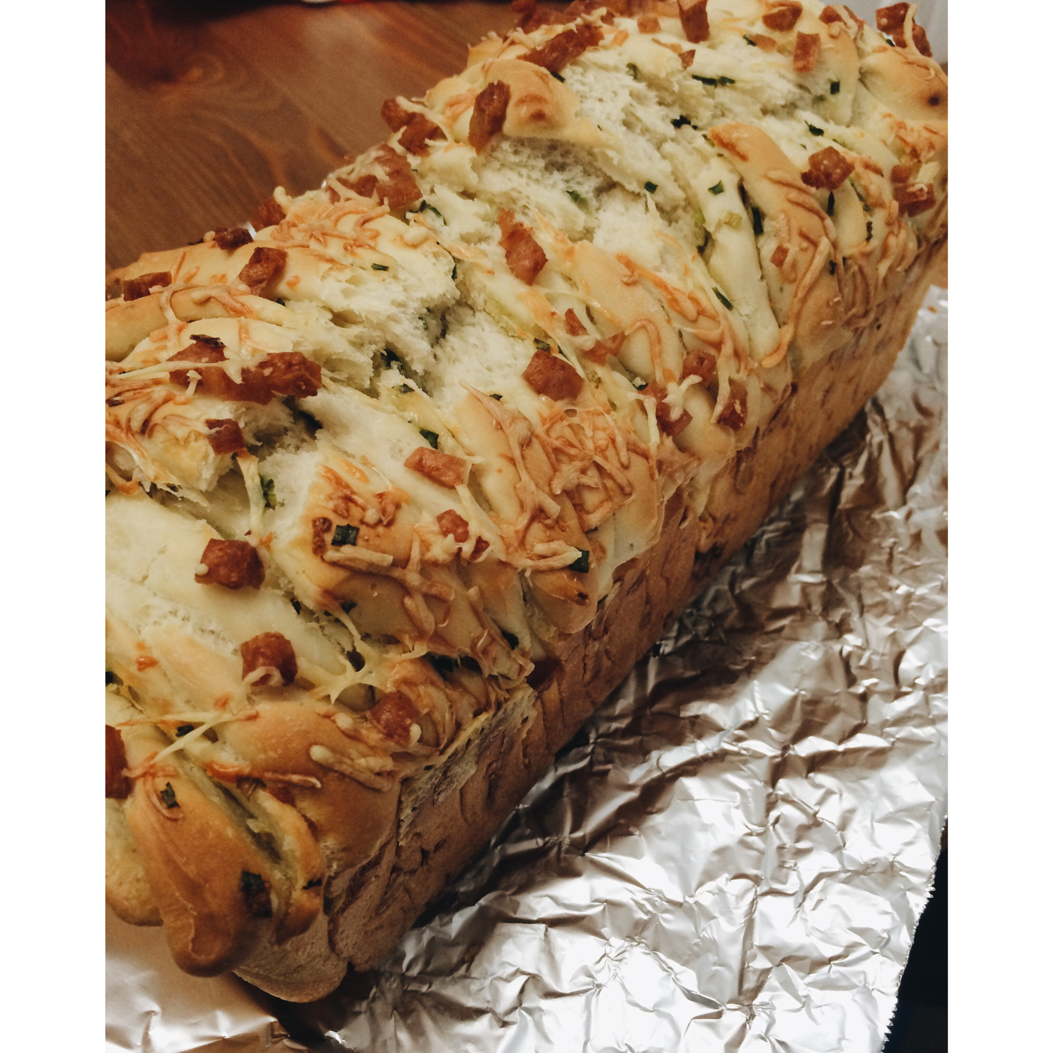 绵软蒜香芝士手撕面包Pull-apart bread