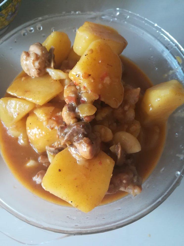 土豆炖翅根