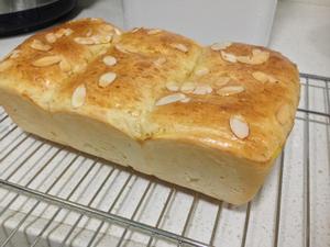 面包机加烤箱 黄油杏仁面包的做法 步骤7