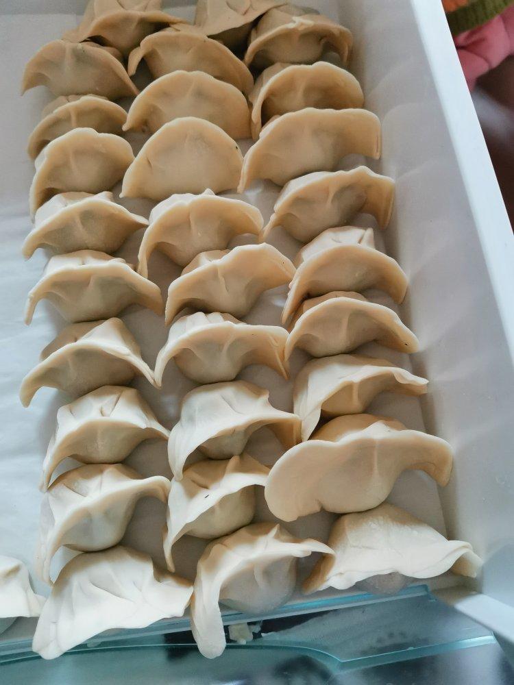 普通大肚饺子包法（内有羞答答小视频ヾ(@^▽^@)ノ　）