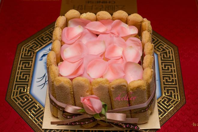 玫瑰花瓣水果蛋糕的做法