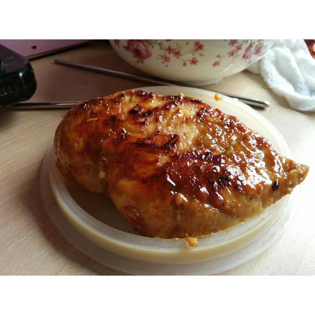 酷炫屌炸天好吃的煎鸡胸肉（香蒜蜂蜜煎鸡胸肉）