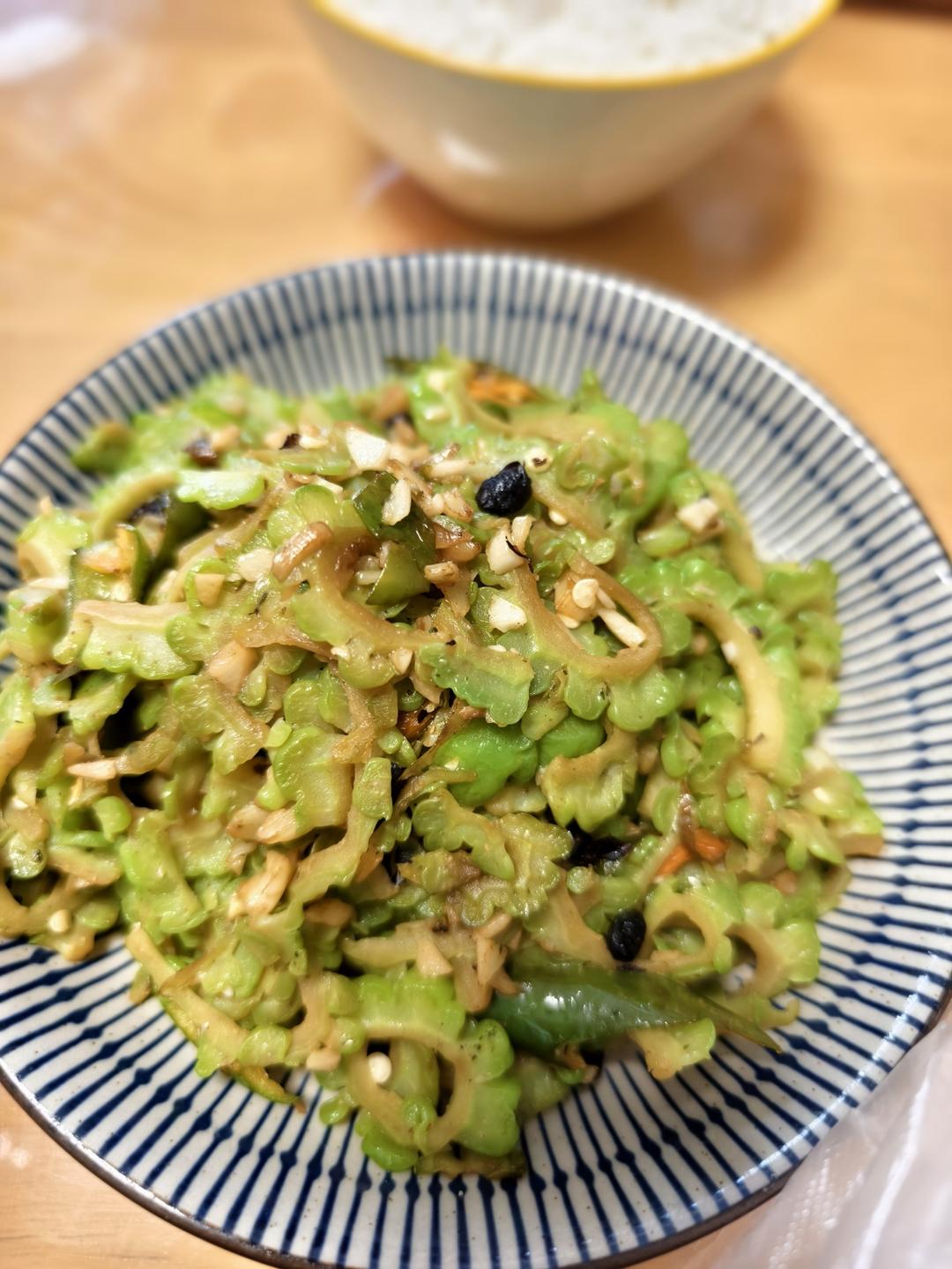 快速去掉苦味的炒苦瓜