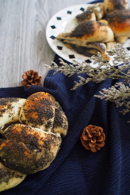 黑芝麻奶酥排包