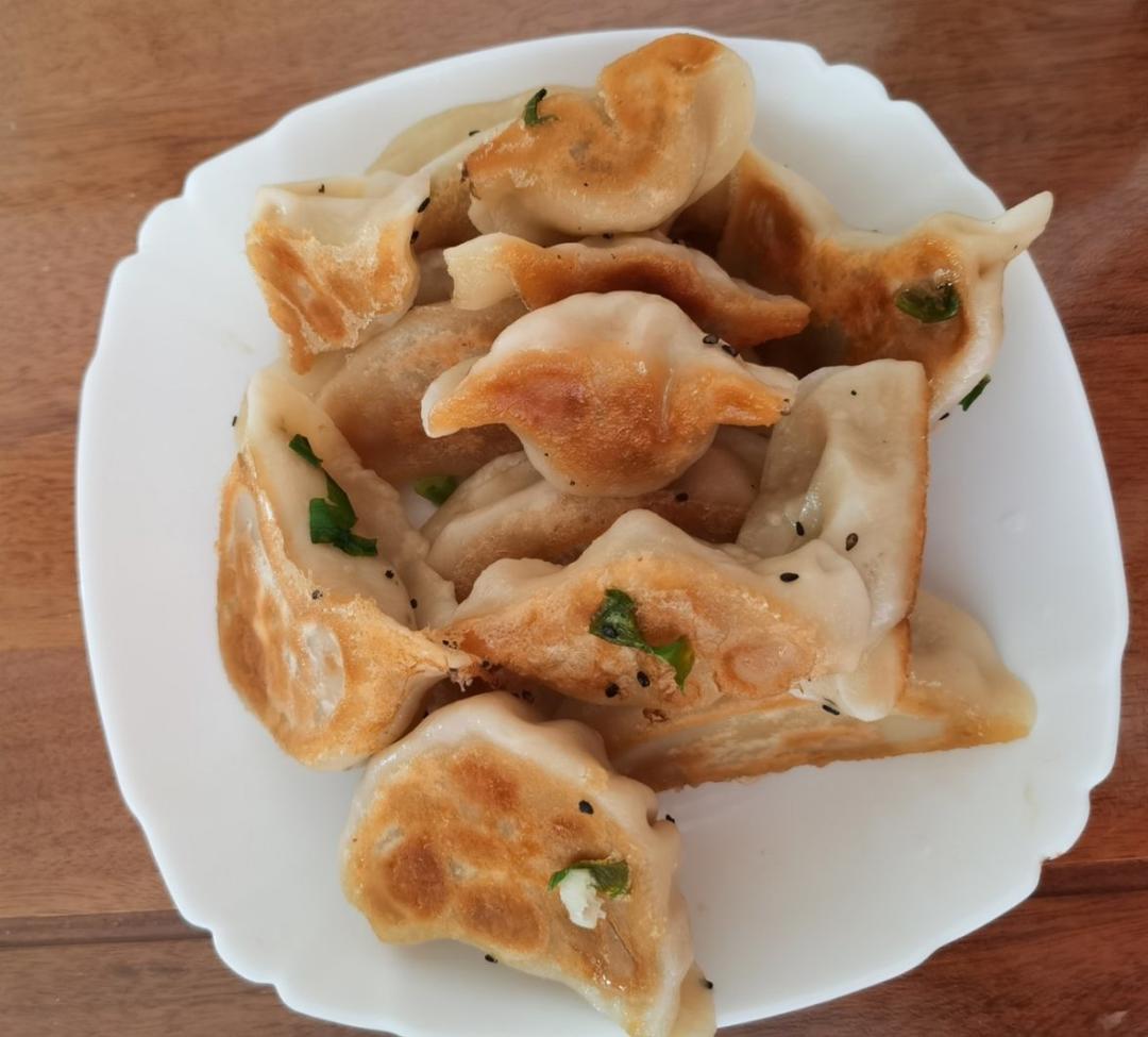 微微_笑笑做的木鱼水饺 ,煎饺锅贴 ,月牙蒸饺