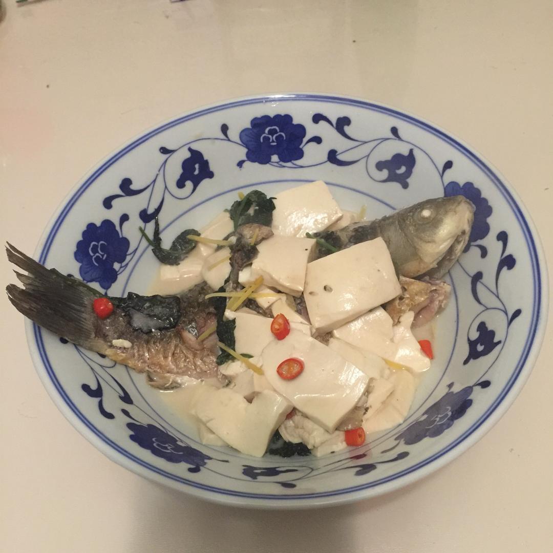 鲫鱼豆腐汤