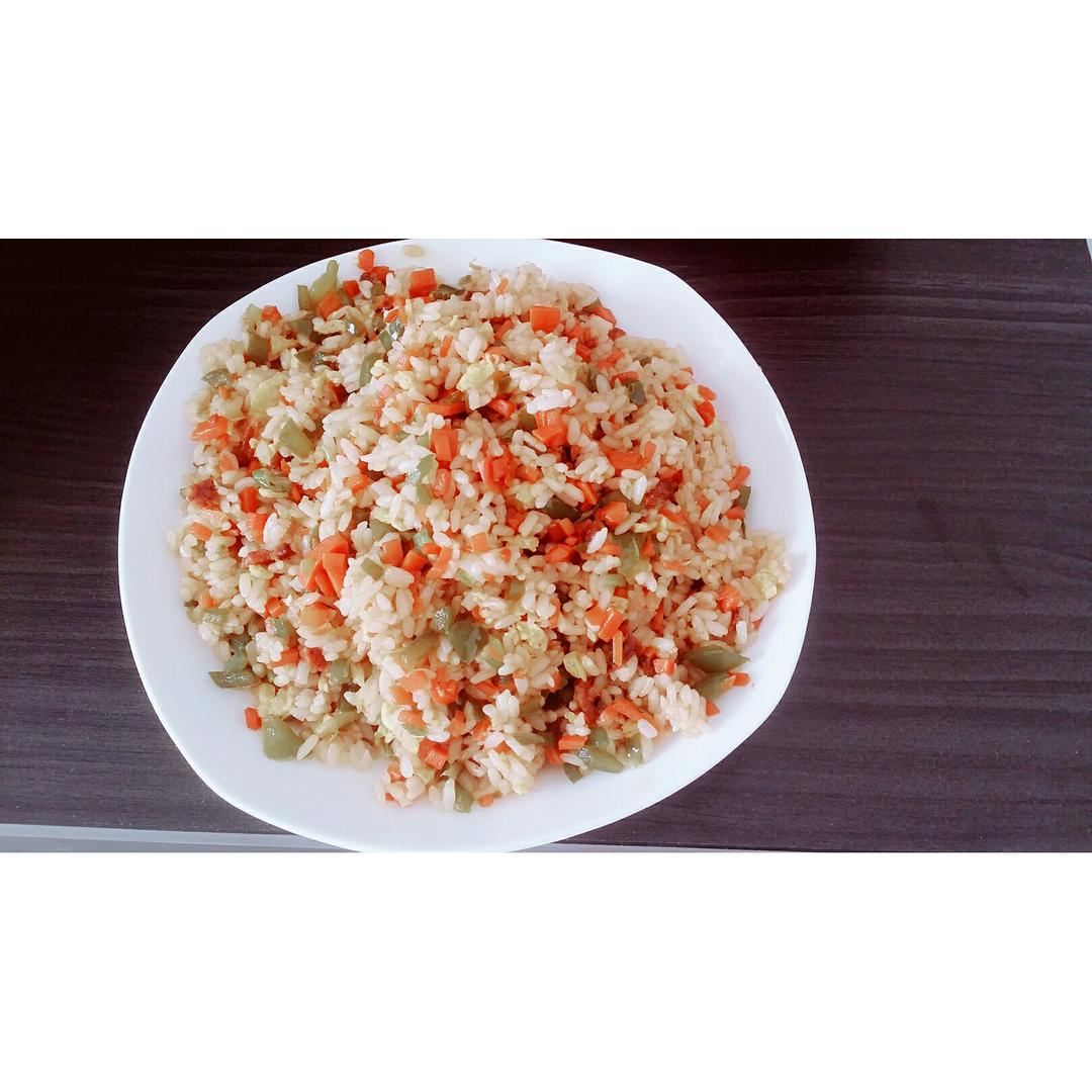 海鲜肉末鸡蛋炒饭