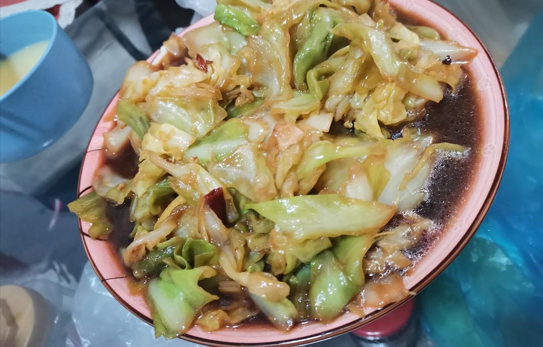 家常手撕包菜这样做比肉还好吃