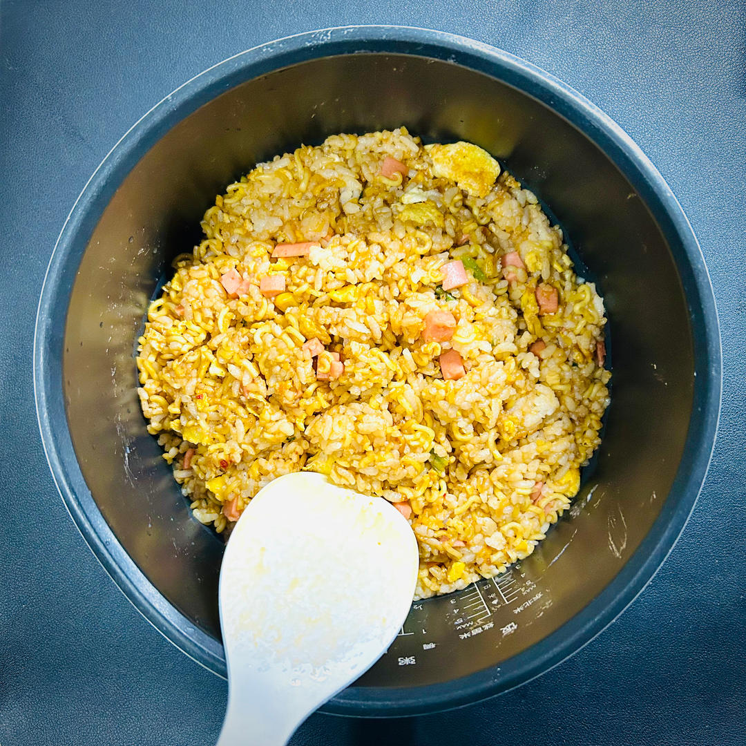 泡面和米饭的神仙搭配❗一口就爱上的炒饭❗