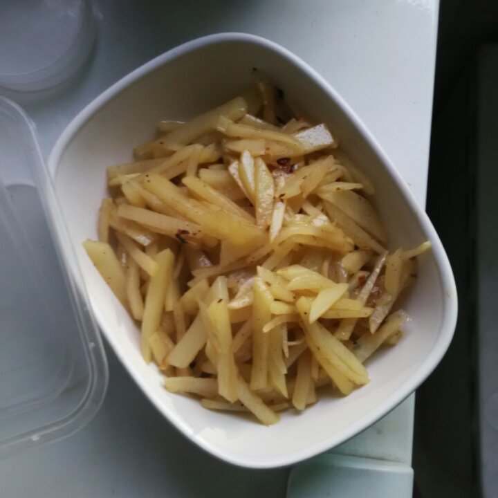 酸辣土豆丝-不用再愁不辣不酸了