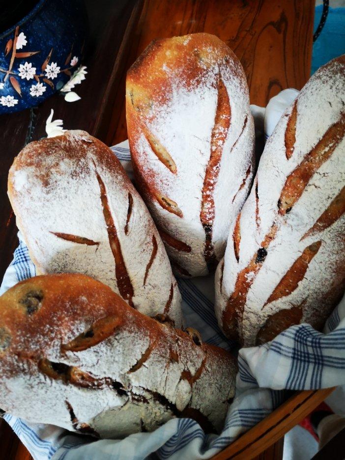 提子坚果软欧包