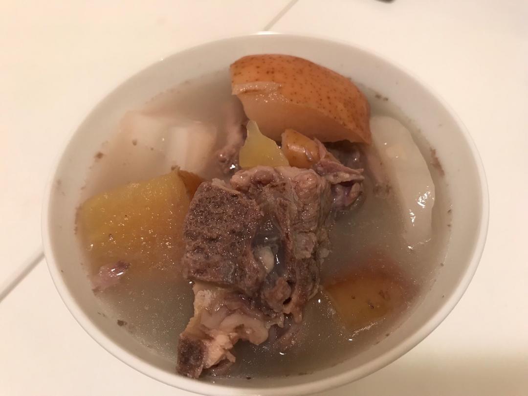 elizabeth·dan做的苹果雪梨海底椰猪腱汤