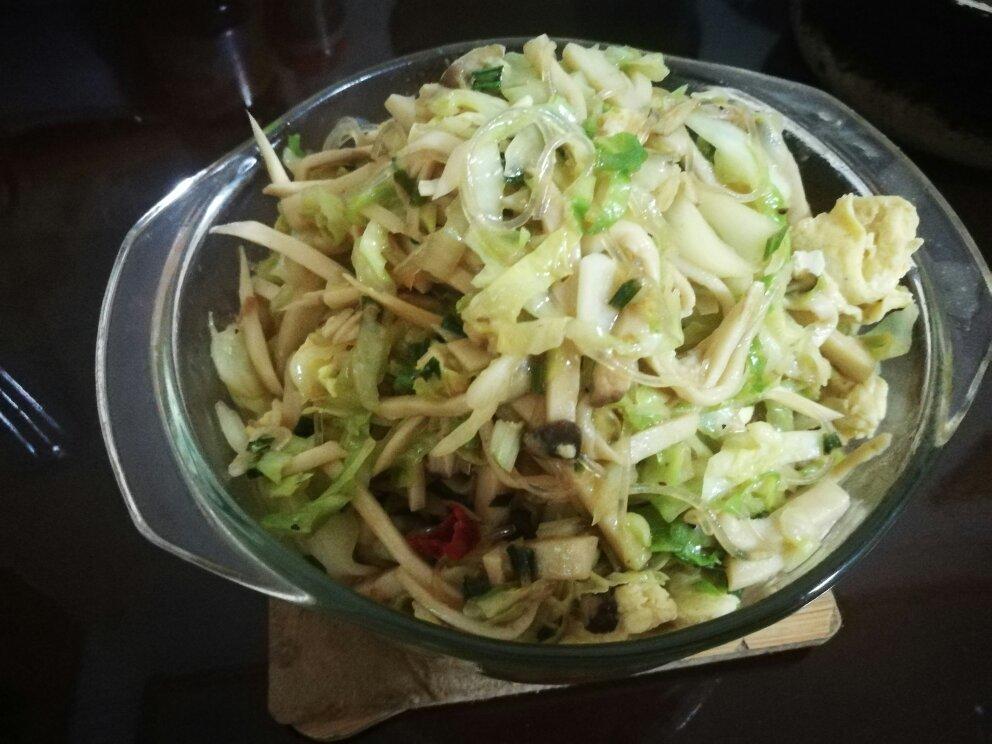 粉丝包菜杏鲍菇炒鸡蛋