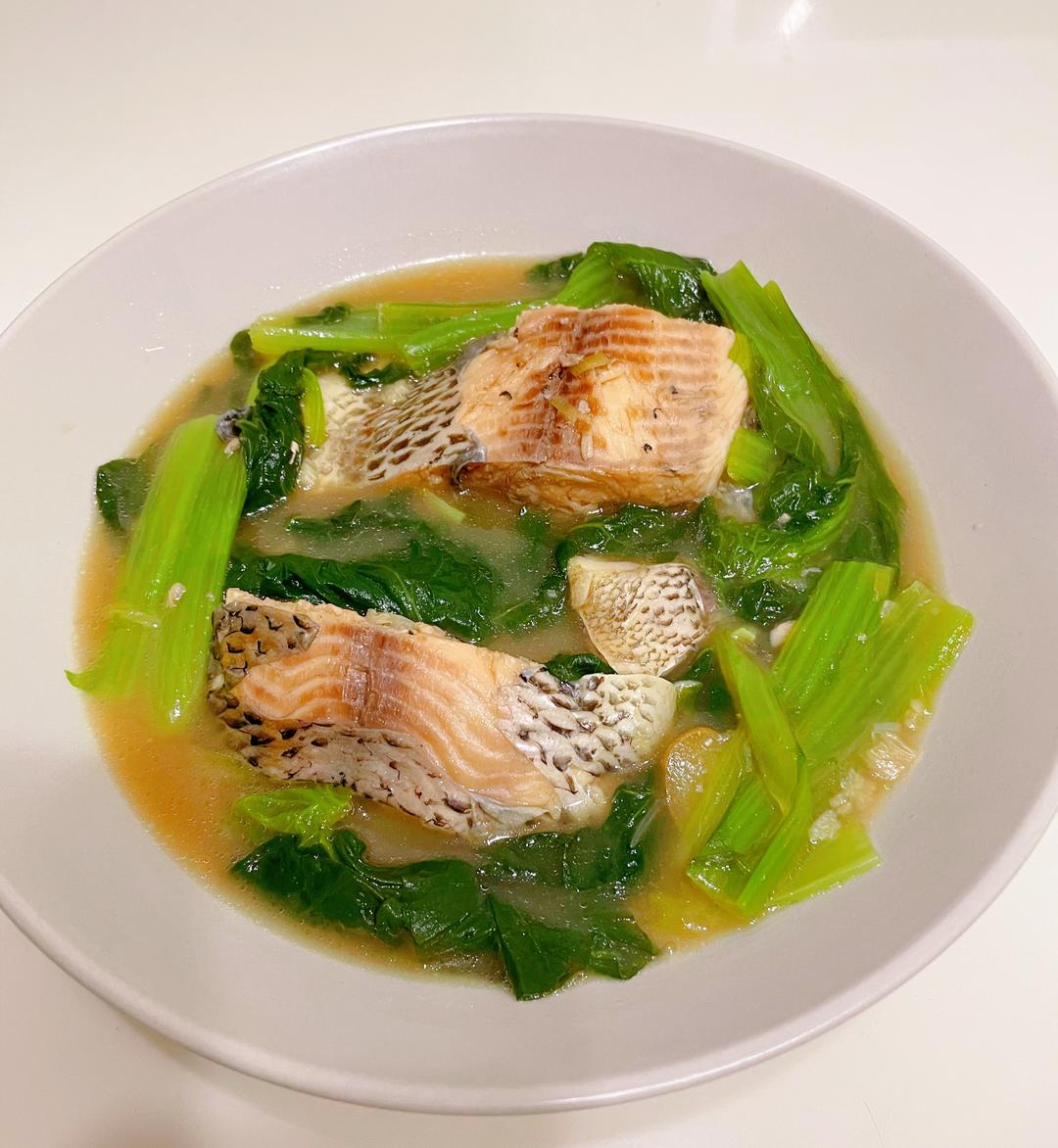 白菜/小白菜清炖鱼的做法