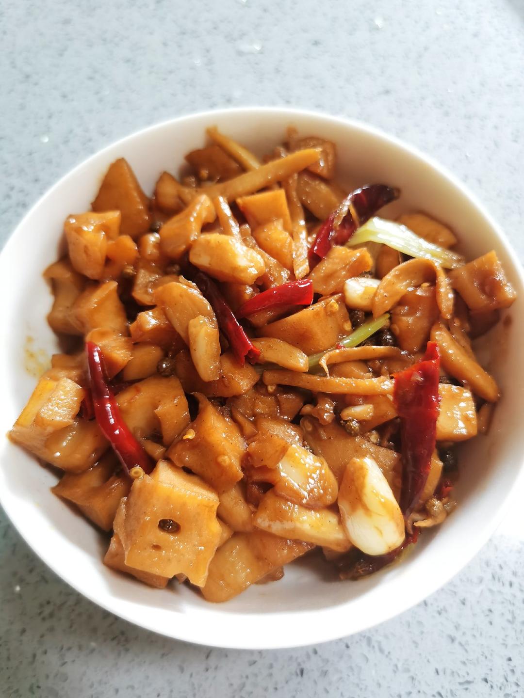 辣子藕丁（剥蒜）