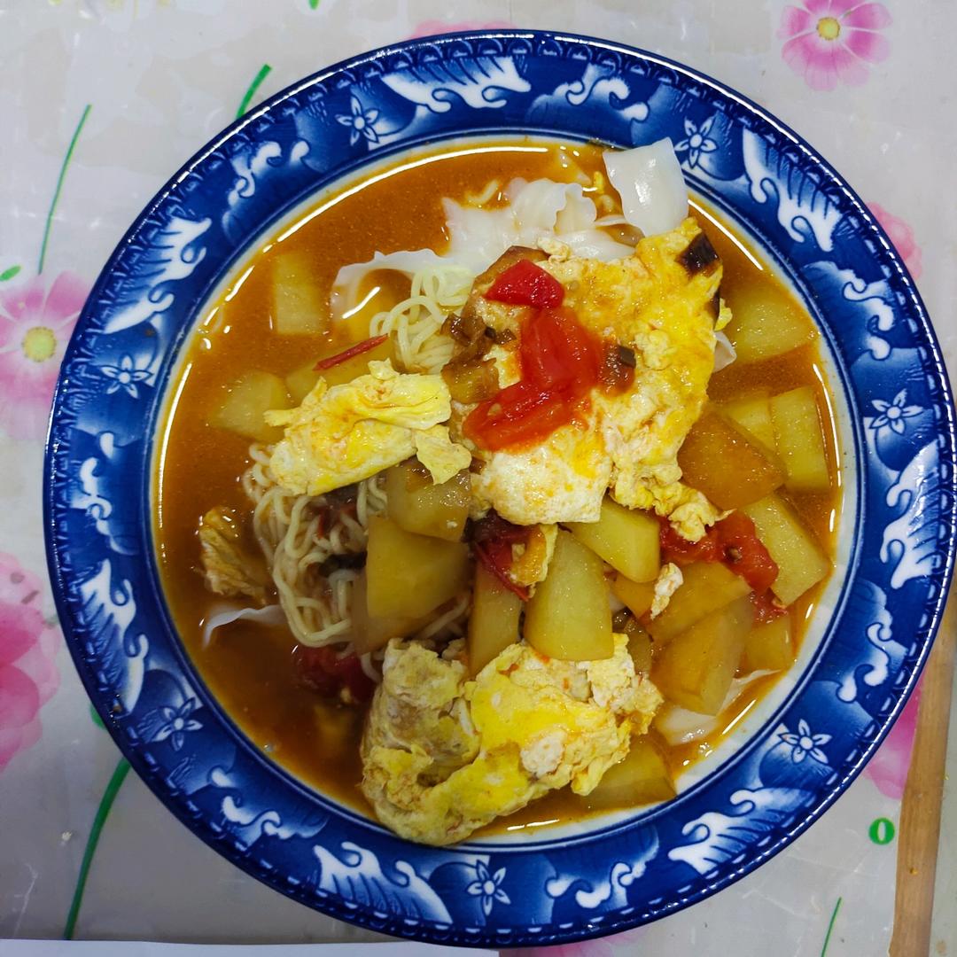 养胃西红柿土豆汤面