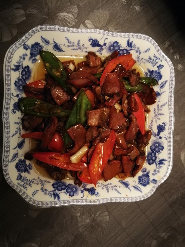 黑牛肝菌炒五花肉的做法