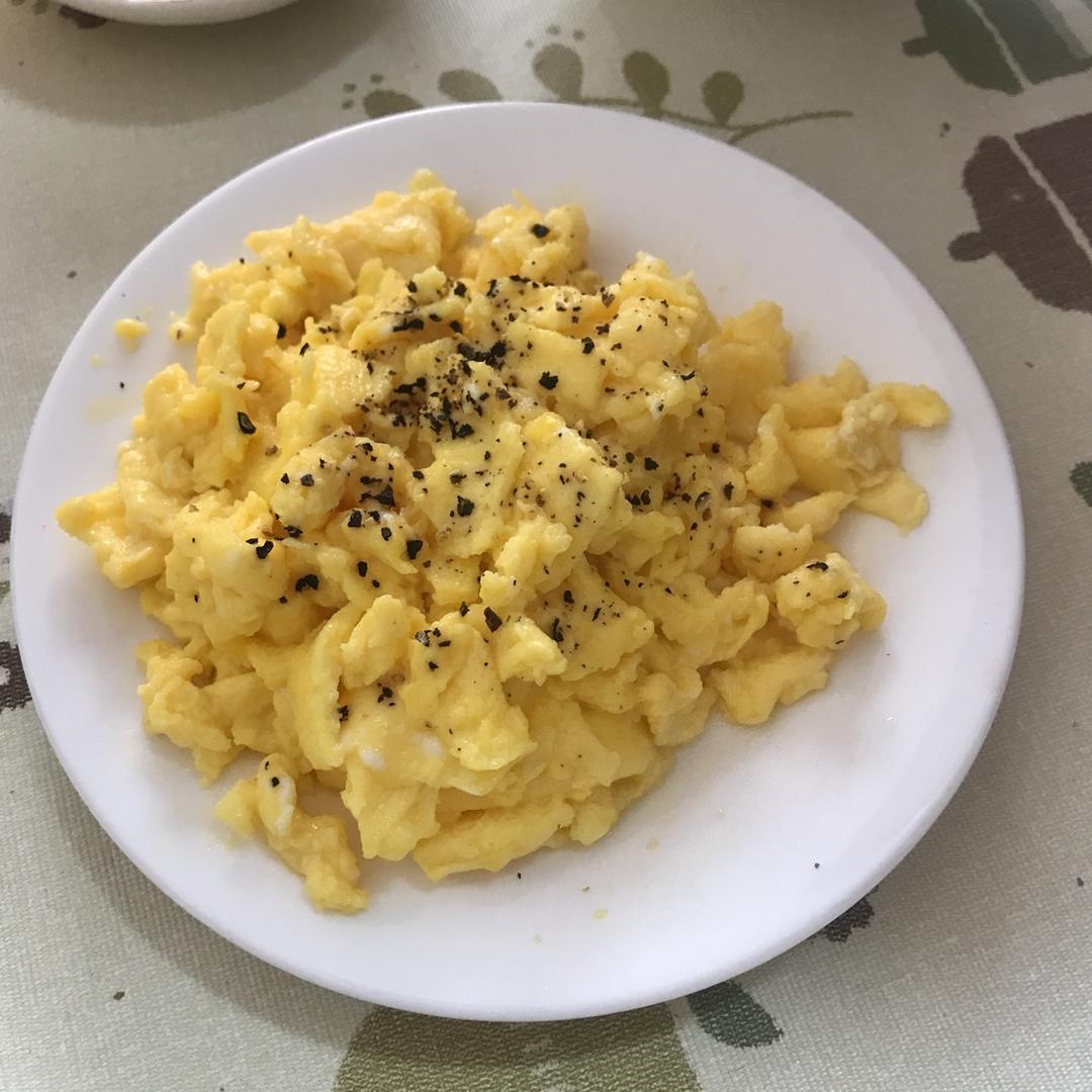 美式炒蛋 scrambled eggs