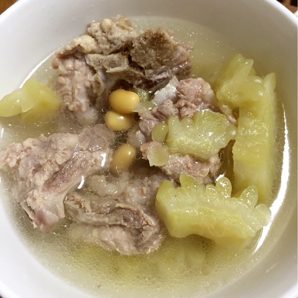 黄豆苦瓜排骨汤