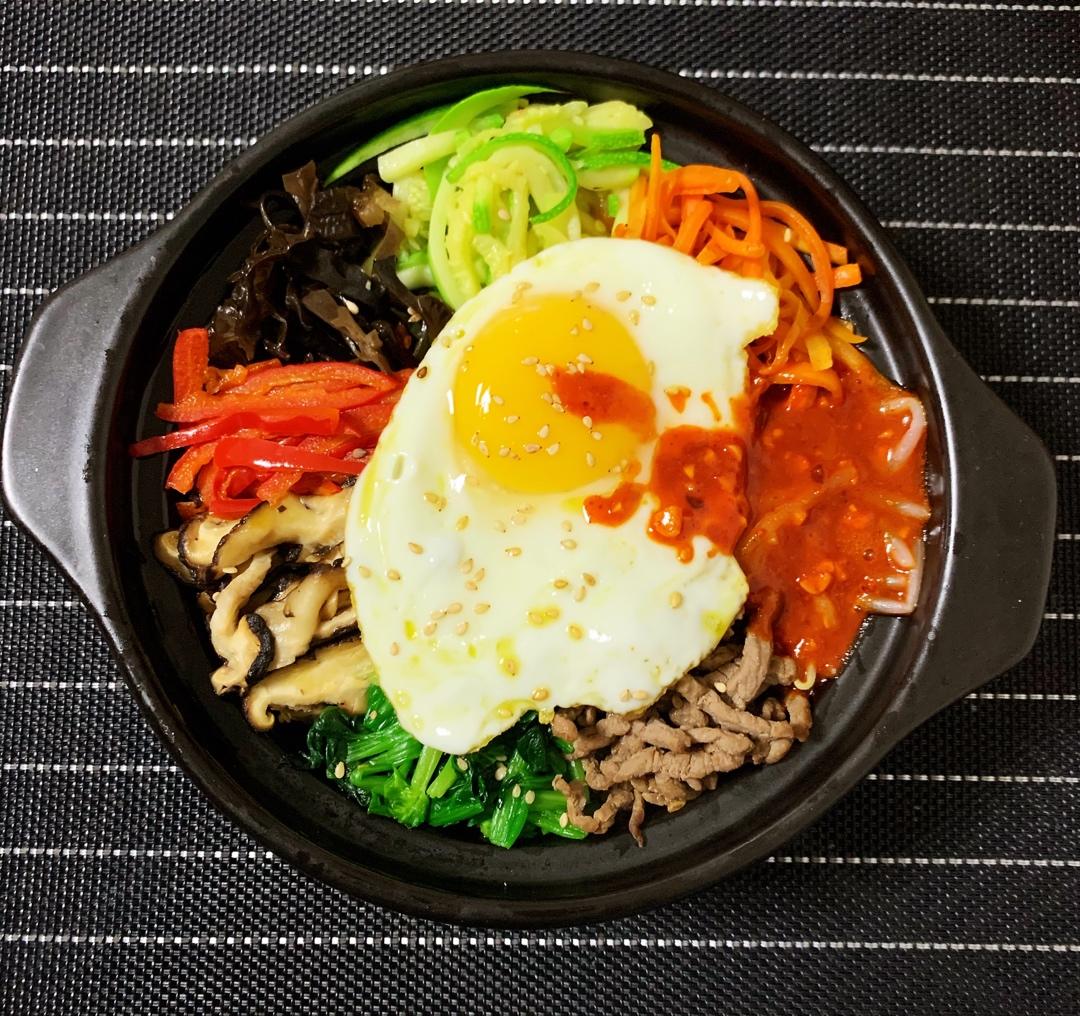 辣牛肉石锅拌饭
