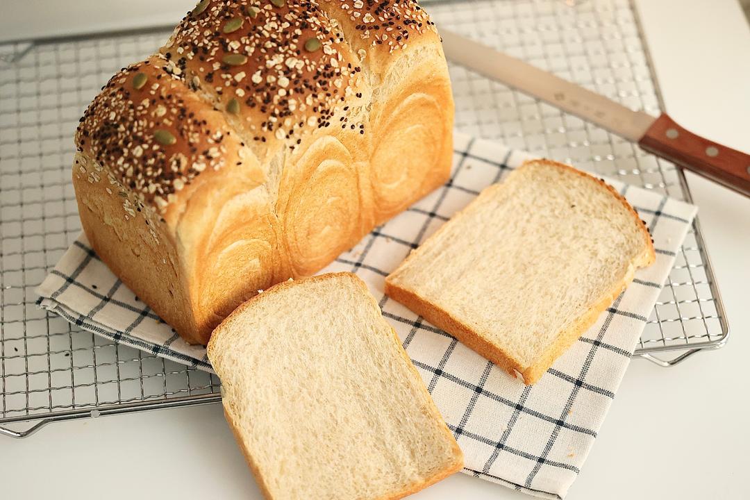 纯奶手撕吐司的做法 步骤1