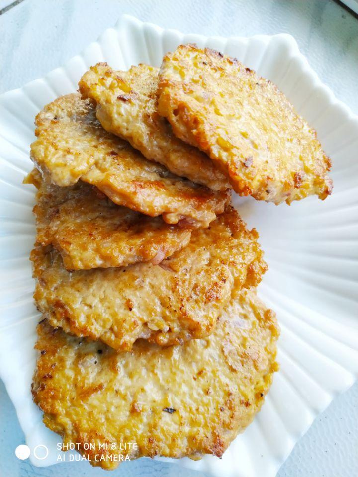 香煎鸡胸肉饼