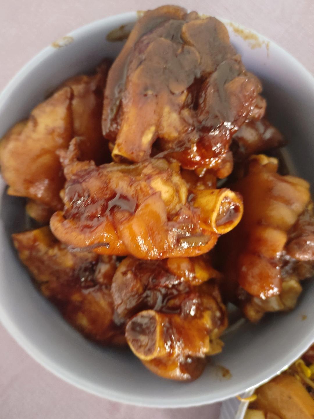 汤氏秘制酱猪蹄