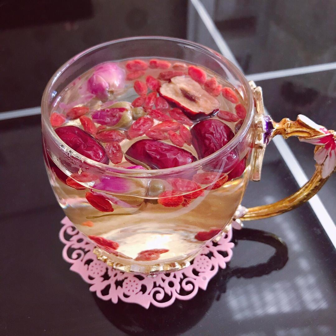 vicky的厨房丶做的红枣枸杞玫瑰花茶