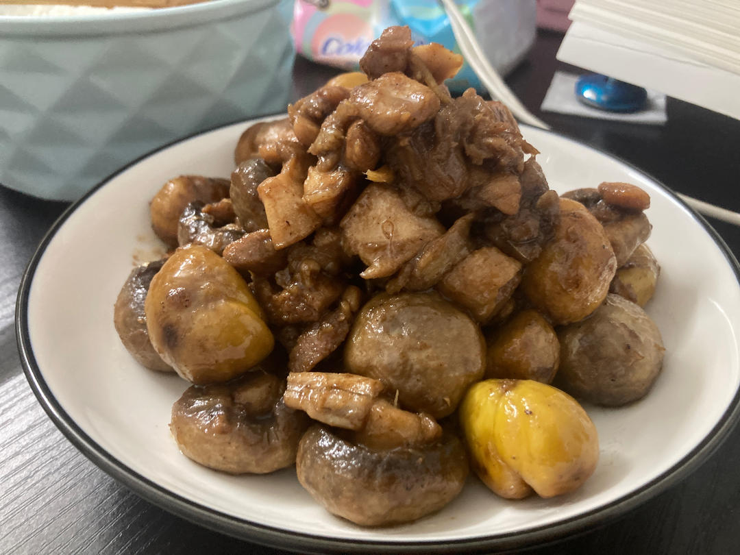 栗子焖鸡￨汁浓味郁、软糯入味