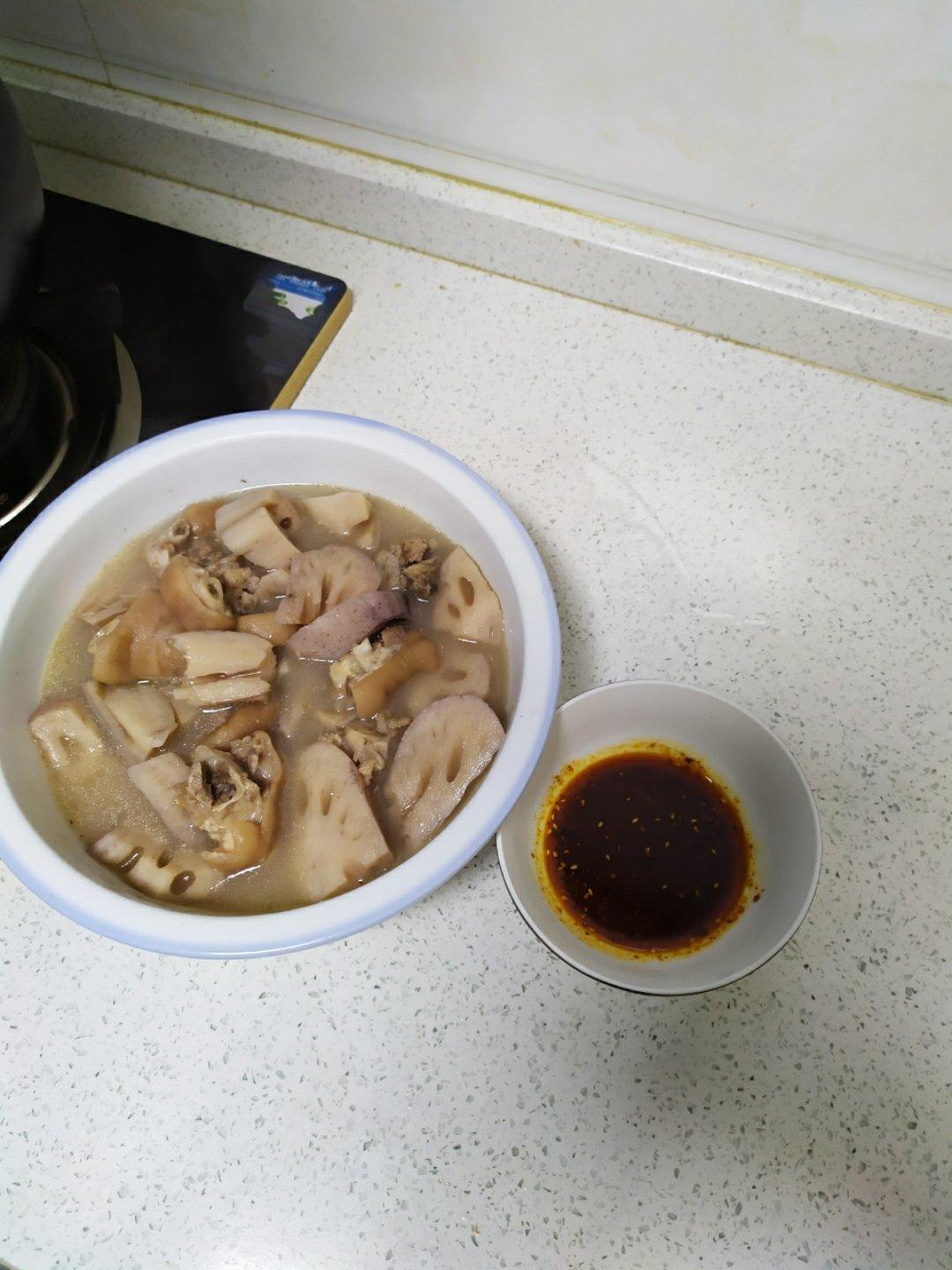莲藕炖猪蹄