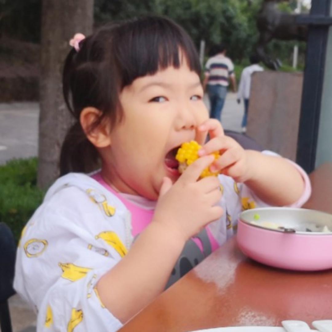 莀莀是个小胖子