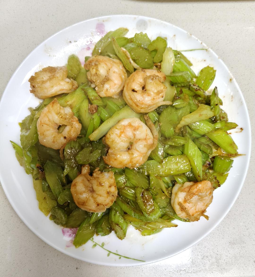 超级嫩的西芹吃法（西芹虾仁），小朋友也可以吃很多